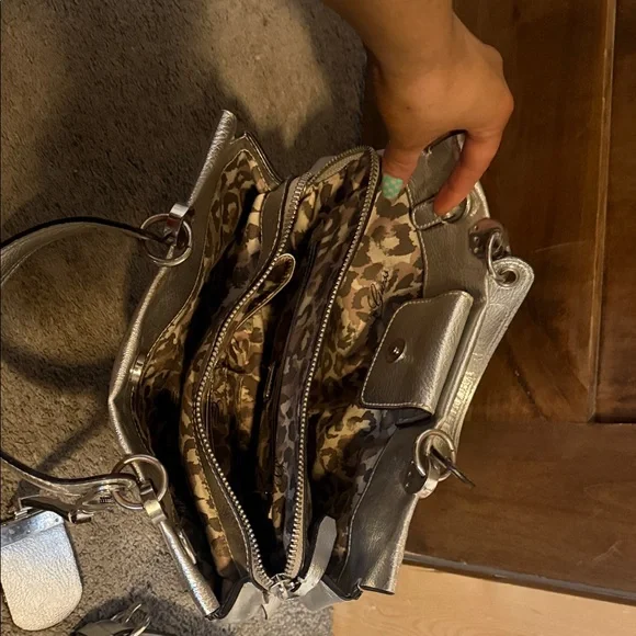 GUESS Metallic Silver Shoulder Bag - Picture 2 of 4